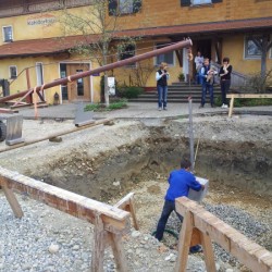 Grundstein einheben