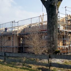 Köhldorfner Muster-Holzhaus Montage Dachstuhl Nordseite