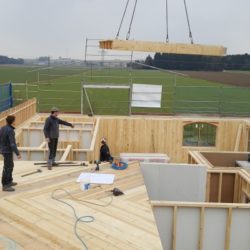 Köhldorfner Muster-Holzhaus Montage Wände und Decken