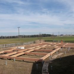 Köhldorfner Muster-Holzhaus Unterkonstruktion Holz-Bodenplatte